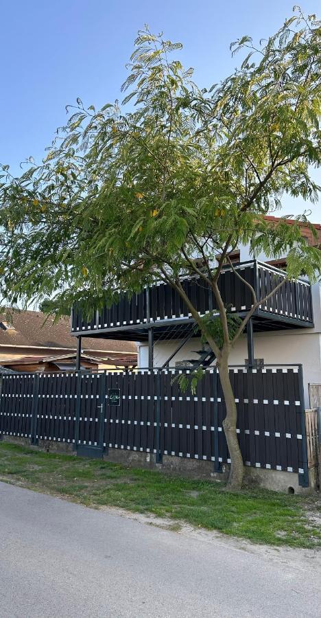 Limo Apartament *